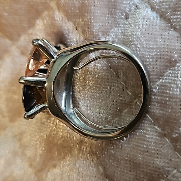 Two Beautiful Rings Crystal Silvertone - Picture 5 of 8